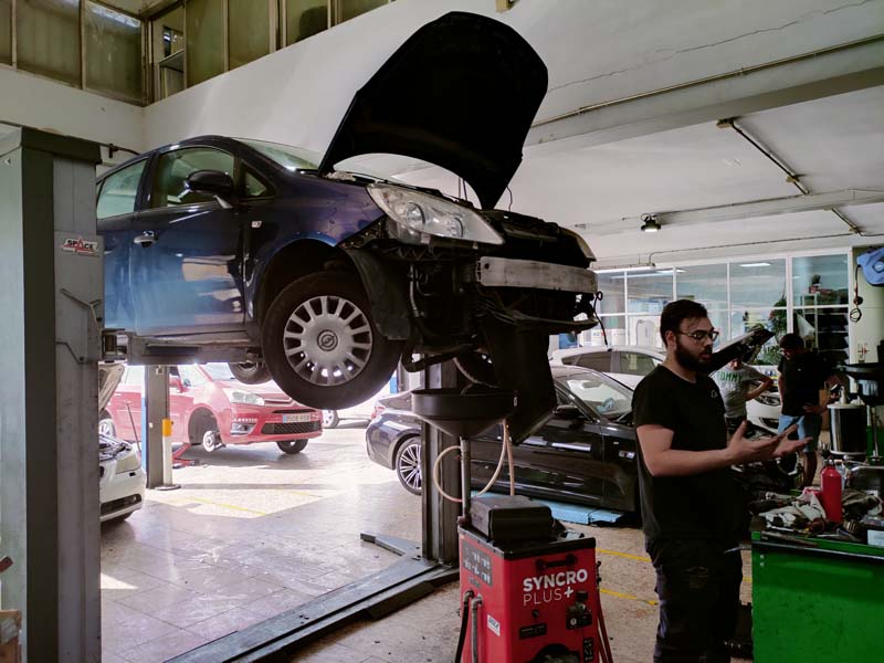 Que debemos hacer si tenemos demasiado aceite en el motor